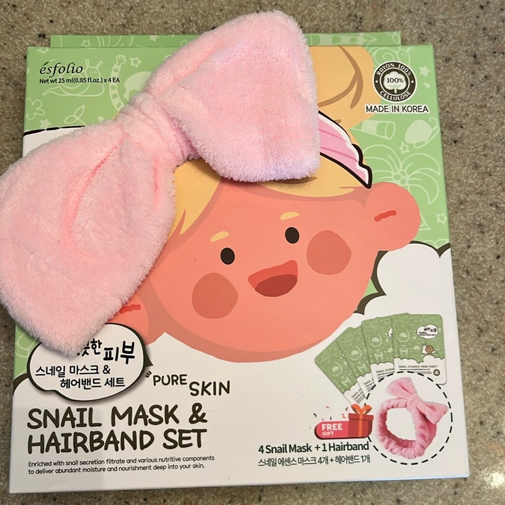 Esfolio brand set of 4 snail masks and 1 headband- NWT